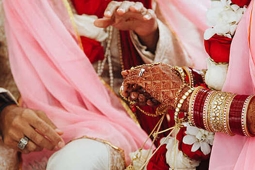 В Индии впервые девушка выйдет замуж за себя
