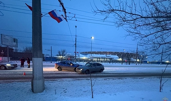 В Волгограде водитель иномарки пострадала после столкновения с «Ладой Приорой»
