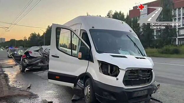 ДТП с тремя машинами произошло на Воткинском шоссе в Ижевске