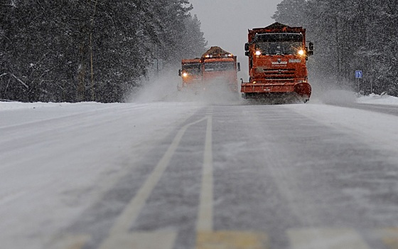 Из-за прогноза о снегопаде на рязанских трассах готовят технику