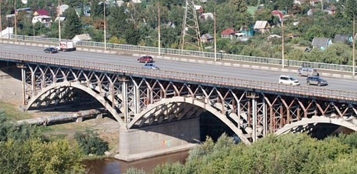 Эксперт назвал состояние «Горбатого» моста в Омске критическим