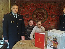 Представители УВД по ЮВАО поздравили ветерана с 90-летием