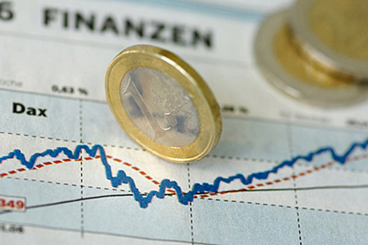 Финансисты назвали сроки роста доллара и евро