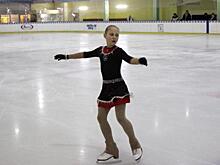 Лучшие фигуристки Нового Уренгоя поедут на окружные соревнования