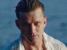 Роман Курцын объяснился за свои фото с голым торсом