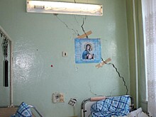 Заклеенные скотчем и иконами трещины, отсутствие лекарств и очереди: Кимрскую больницу посетила омбудсмен