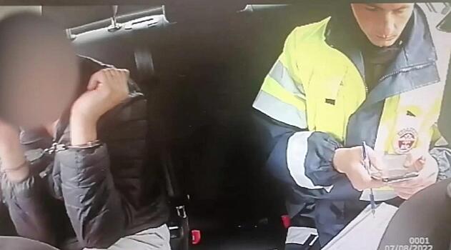 В Карелии автоинспекторы применили табельное оружие для остановки машины с нарушителем