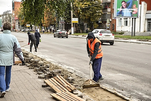 В Курске новый асфальт на улице Радищева начнут укладывать к октябре