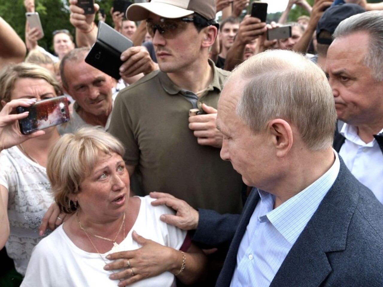 Ни одежды, ни денег. Жители Иркутской области рассказали Путину правду -  Рамблер/новости