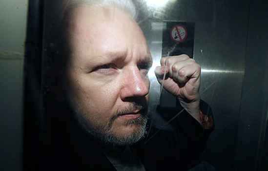 Суд выдал ордер на экстрадицию в США основателя WikiLeaks Джулиана Ассанжа