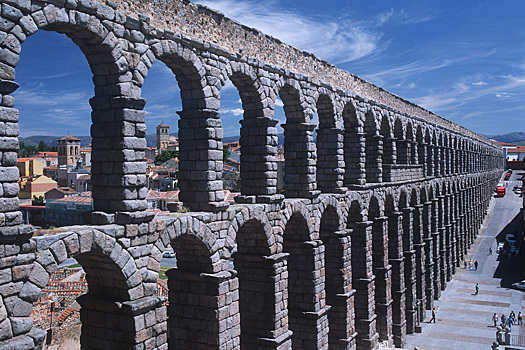 Римляне создавали способный самостоятельно залечивать трещины материал