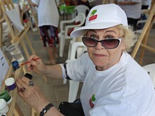 Участники «Московского долголетия» из ЗАО занимаются традиционной китайской живописью