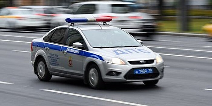 Движение на Щелковском шоссе в Москве затруднено после аварии с участием Porsche и Mercedes