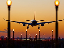 Самолет из Москвы не смог приземлиться в Анталье из-за непогоды