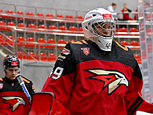 Жерносеков из «Омских Ястребов» – самый молодой вратарь с шатаутом в дебютном матче в истории МХЛ. Он побил рекорд Аскарова