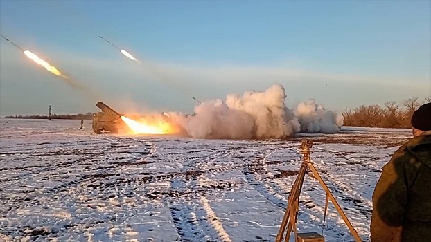 Сила реактивной артиллерии: «Грады» и «Солнцепеки» громят украинские позиции в Донбассе