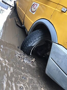 На трассе Саратов — Волгоград полицейские спасли пассажиров автобуса