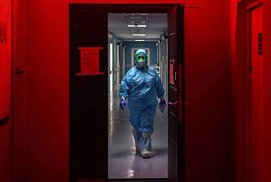 Российский врач усомнился в окончании пандемии коронавируса