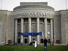 Активисты в Берлине оккупировали театр Фольксбюне