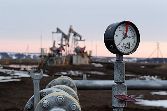 Фьючерсы на нефть упали на фоне ожидаемого компромисса ОПЕК+