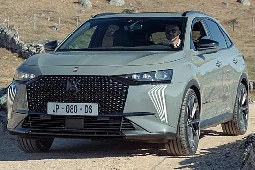 Gif-обзор: Citroen анонсировал нового конкурента Audi и BMW. Представлен свежий DS 7 2023