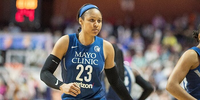 Двукратная чемпионка ОИ по баскетболу Майя Мур завершила карьеру. Она не играла с 2019 года и помогала добиться отмены приговора осужденному на 50 лет мужчине