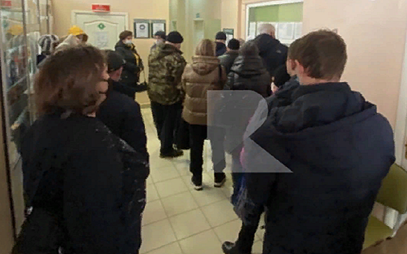 Рязанка пожаловалась на очередь за талонами в поликлинике №12
