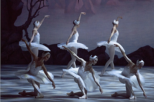 Мариинский театр откроет "Звёзды белых ночей" балетом "Лебединое озеро"