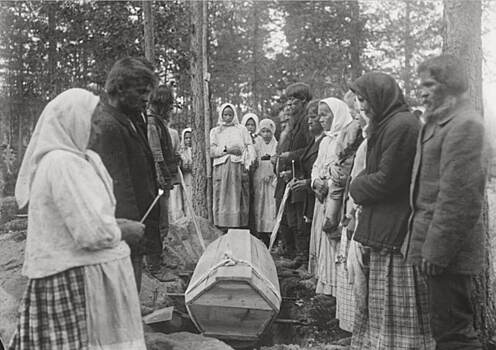 Похоронные табу: почему родственникам нельзя нести гроб умершего