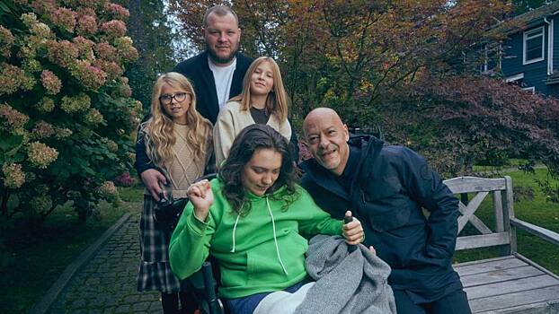 Редкое фото со страдающей ДЦП дочерью Федора Бондарчука появилось в Сети