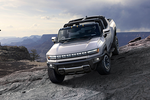 Батарея электрического пикапа Hummer EV весит больше, чем Toyota Corolla