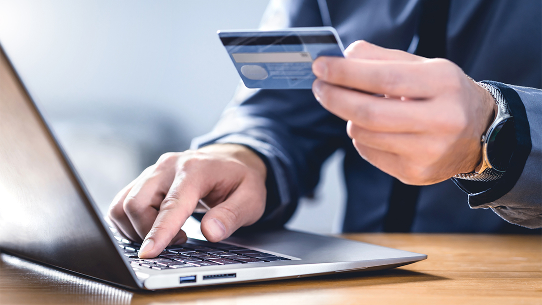 В ЦБ сообщили о новой схеме мошенников с полезными файлами