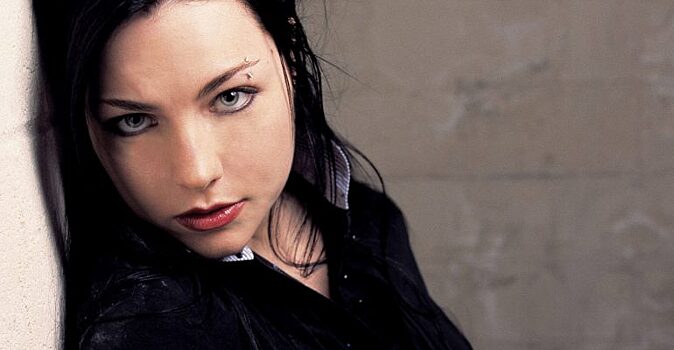 «Многие до сих пор её считают иконой рок — музыки»: как изменилась Эми Ли из группы «Evanescence»