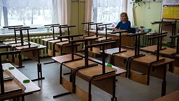 Более 80% школ ушли на каникулы