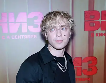 Без поцелуя и вызывающей одежды: Егор Крид изменил скандальный номер после перепалки с Мизулиной