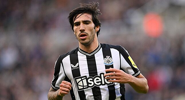 Тонали хочет остаться в «Ньюкасле», несмотря на интерес «Ман Сити» и «Юве». Хавбек намерен отблагодарить клуб за поддержку после 10-месячного бана за ставки