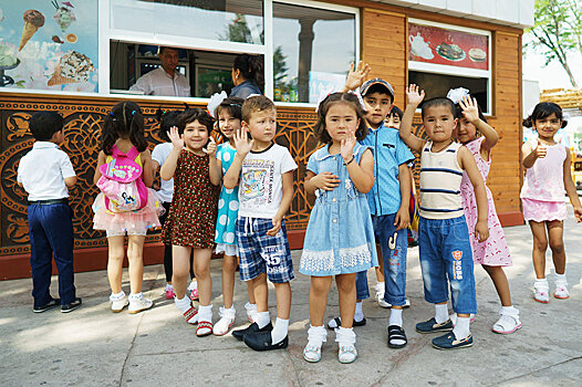 "Чилля", выкуп ребенка и заклинания: обряды детства в Таджикистане