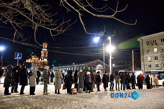 Очереди, заносы и мороз: как ростовчане добирались домой с работы после снегопада