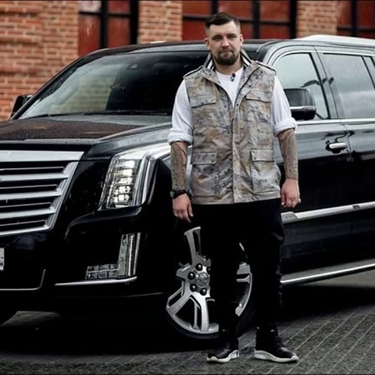 Баста 2019. Вася вакуленко 2024. Rolls royce басты. Баста машины. Мерседес васи вакуленко.