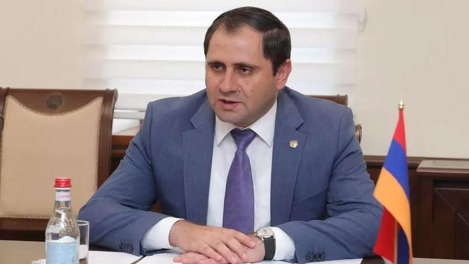 Глава Минобороны Армении прервал визит в Брюссель из-за ситуации на границе