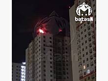 Сильный пожар в многоэтажке в российском городе-миллионнике попал на видео