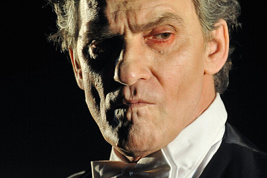 Актера Гаркалина подключили к ИВЛ