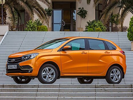 Дилеры отказались принимать заказы на LADA XRAY