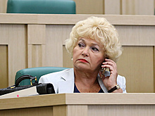 Нарусова стала единственным сенатором, голосовавшим против закона об электронных повестках