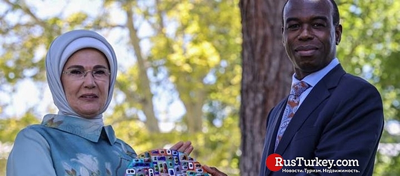 Всемирный банк наградил первую леди Турции