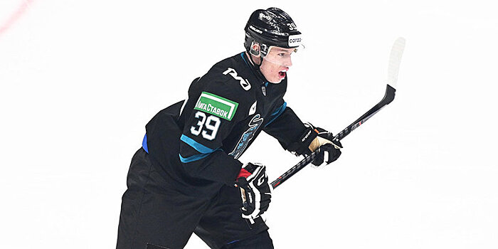 «Понял, как играть не надо. Стараюсь улучшать все свои навыки, быть умнее». Хоккеист Мичков о травме после столкновения с Емелиным