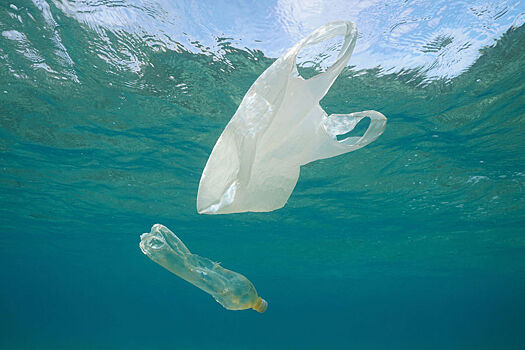 Ученые зафиксировали трехкратный рост микропластиковых отложений в океане