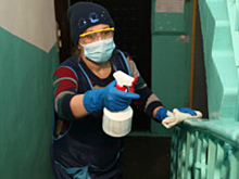 В Иркутске усилили дезинфекцию подъездов многоэтажек