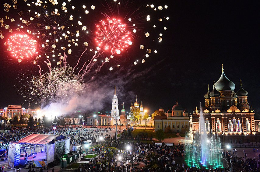 Праздничный салют в Туле, посвященный 71-й годовщине Победы в Великой Отечественной войне