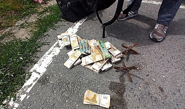 У водителя большегруза в Волгоградской области похитили 13 млн рублей